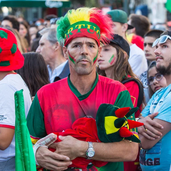 Болельщики Португалии во время матча — стоковое фото