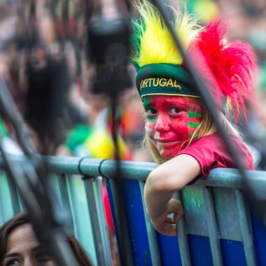 Portekizce fanlar futbol maçı sırasında