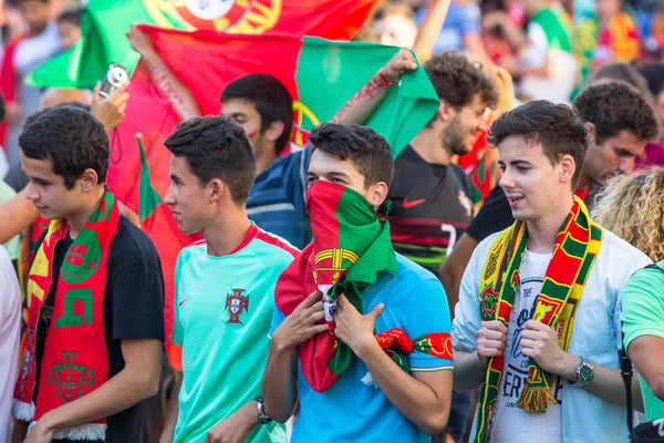 Tifosi durante la partita di calcio — Foto Stock