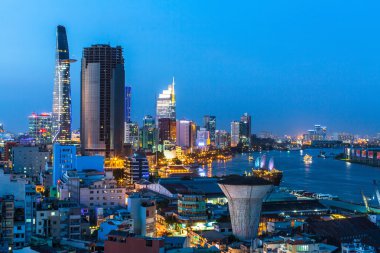  Gece zaman Saygon Nehri