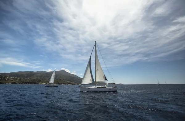 Beautiful yacht sailing — Stock Photo, Image