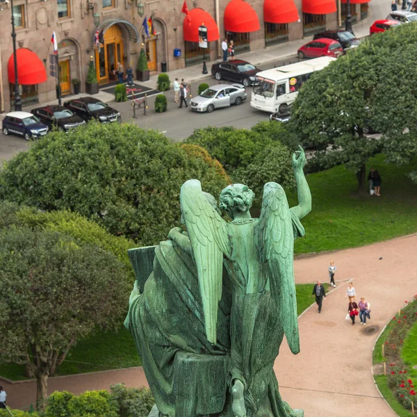 Vista desde la columnata de la Catedral de San Isaacs — Foto de Stock