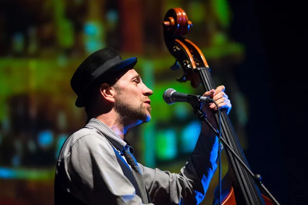 Performance of Billys Band in Art Museum — Stock Photo, Image