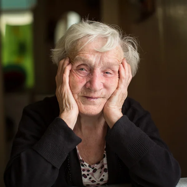 Portrait of old woman — Stock Photo, Image