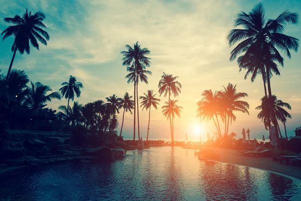 Verbazingwekkende tropische zee zonsondergang — Stockfoto