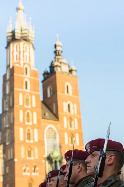 Polnische Soldaten auf der Hut — Stockfoto