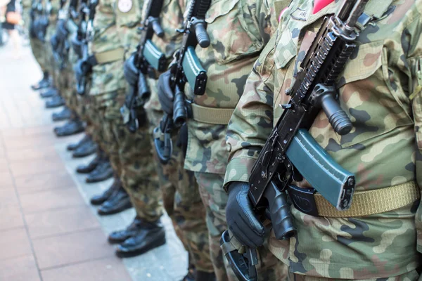 Poolse soldaten op wacht — Stockfoto