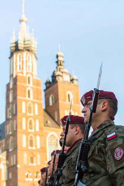 Des soldats polonais sur leurs gardes — Photo