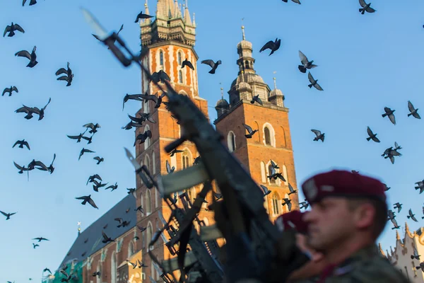 Des soldats polonais sur leurs gardes — Photo