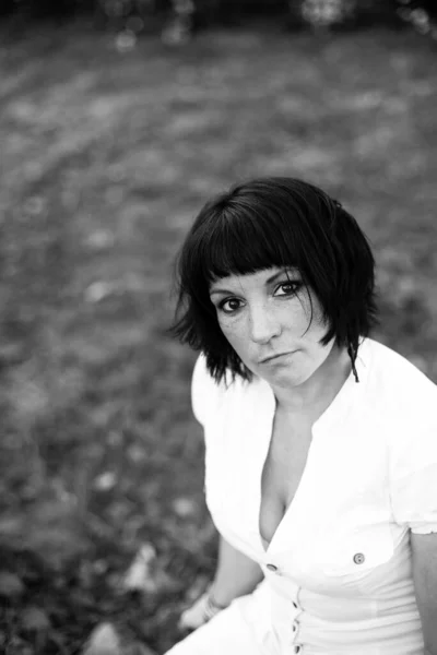 Woman Portrait Countryside Black White Photo — Stock Photo, Image