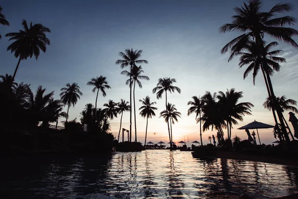 Erstaunlicher Sonnenuntergang Einem Asiatischen Tropischen Strand — Stockfoto