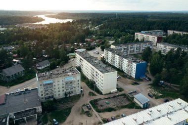 Rusya 'nın Karelia yakınlarındaki Leningrad bölgesinde Svir nehri kıyısındaki Nikolsky köyü..
