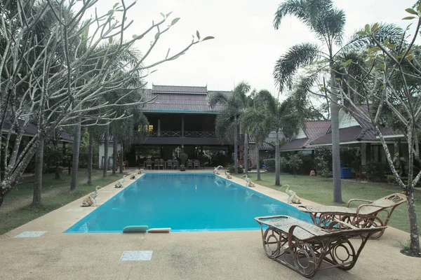 Piscine Dans Station Thermale Tropicale Traditionnelle — Photo