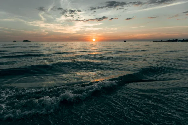 Vista Pôr Sol Incrível Sobre Mar Tailândia — Fotografia de Stock