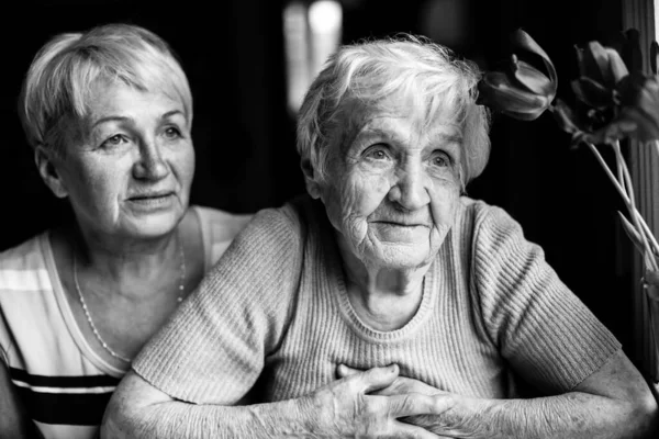 Elderly Woman Her Adult Daughter Together Black White Photo —  Fotos de Stock