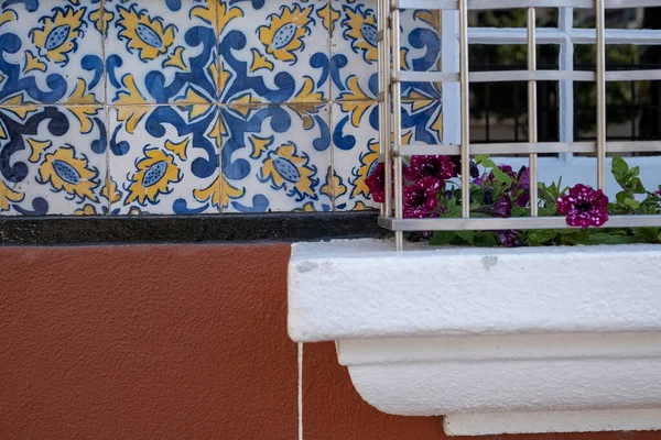 Tradiční Staré Dlaždice Zeď Ulici Portugalské Azulejos Keramické Dlaždice Porto — Stock fotografie