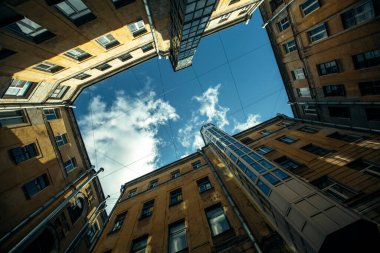 Sankt-Petersburg, Rusya 'da tipik avlu şekilleri. 