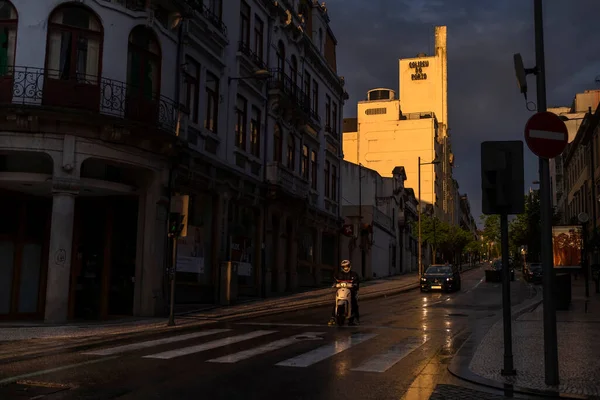 Porto Portal Apr 2021 Empty Street Porto コロナウイルスの流行に関連して何ヶ月もの隔離が課された後 ポルトガルは徐々に制限を解除し始めている — ストック写真