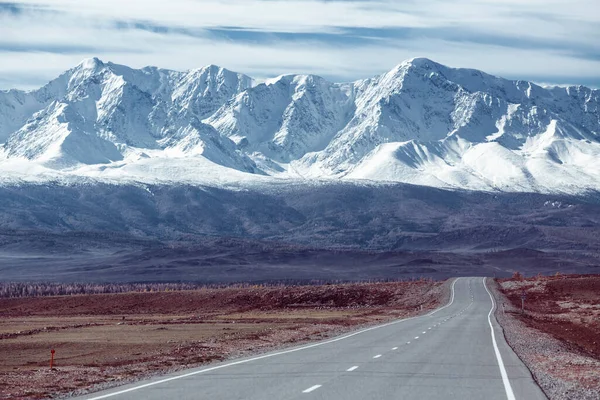 Vista Estrada Através Das Montanhas Altai Para Mongólia — Fotografia de Stock