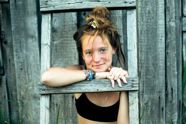 Retrato Uma Menina Adolescente Livre Aldeia — Fotografia de Stock