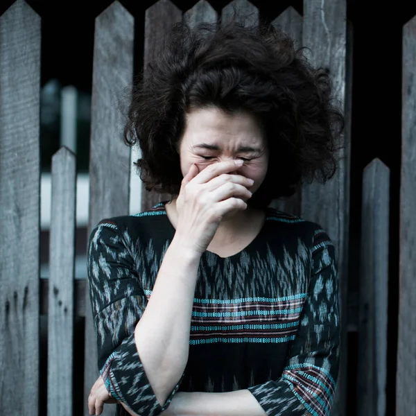 Wielokulturowa Młoda Kobieta Portret Emocjonalny — Zdjęcie stockowe