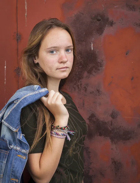 Meisje met denim jasje — Stockfoto