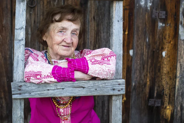 Mulher de roupas étnicas — Fotografia de Stock