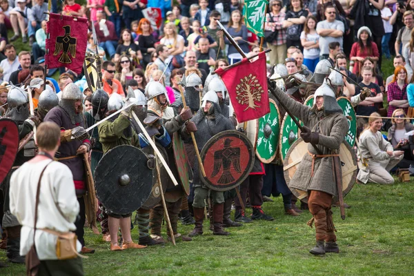 Niet-geïdentificeerde deelnemers van rekawka — Stockfoto