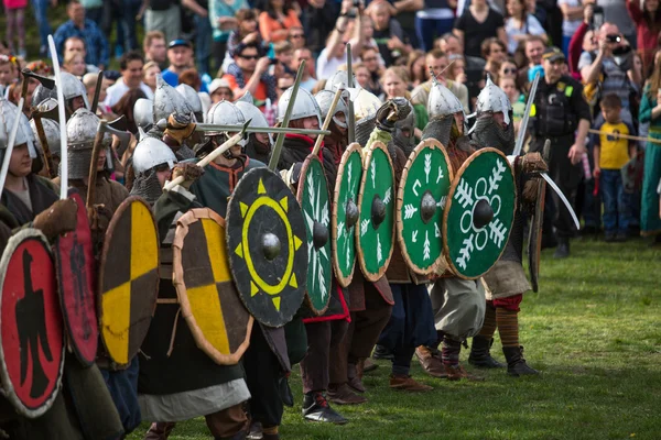 Niet-geïdentificeerde deelnemers van rekawka — Stockfoto