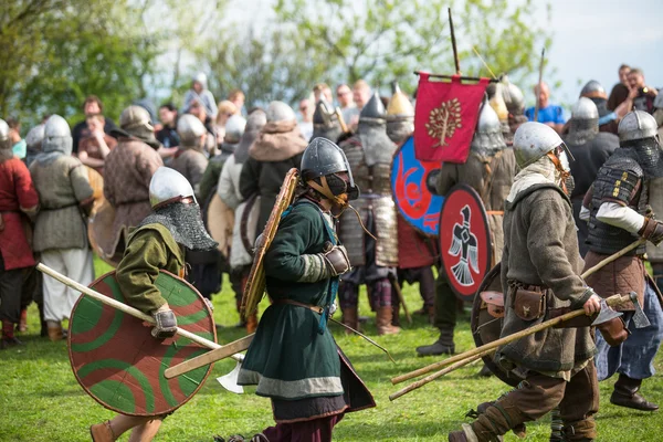 Niet-geïdentificeerde deelnemers van rekawka — Stockfoto