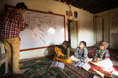 Bilinmeyen çocuk ders