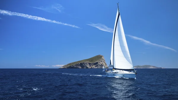 Luxury yacht at sea — Stock Photo, Image