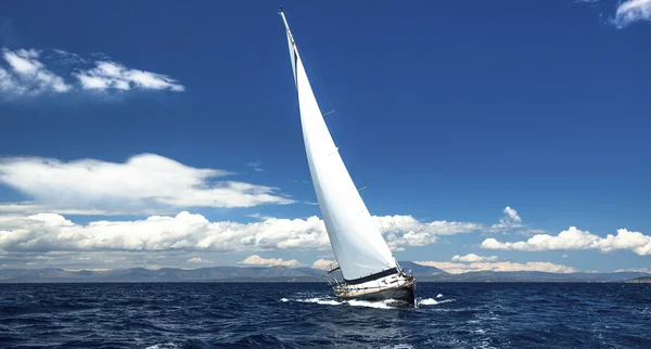 Luxury yacht at sea — Stock Photo, Image