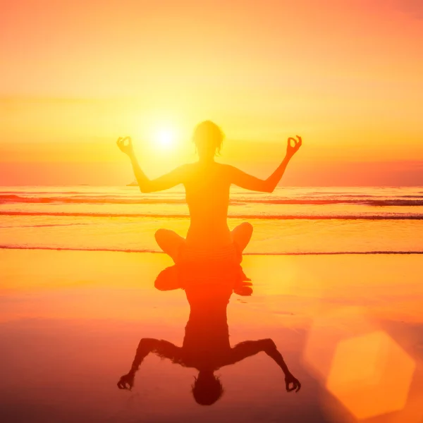 Silhouette of yoga woman — Stock Photo, Image