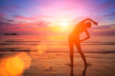 Kadın egzersiz deniz plaj