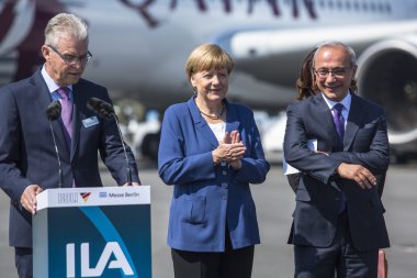 Angela merkel ve Lütfi elvan