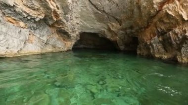 Zakynthos Adası Yunanistan'mavi mağaralar.