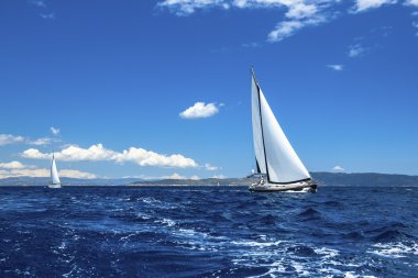 Yelkenli Yatlar.