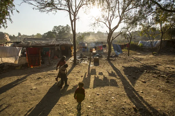 Enfants dans les bidonvilles — Photo