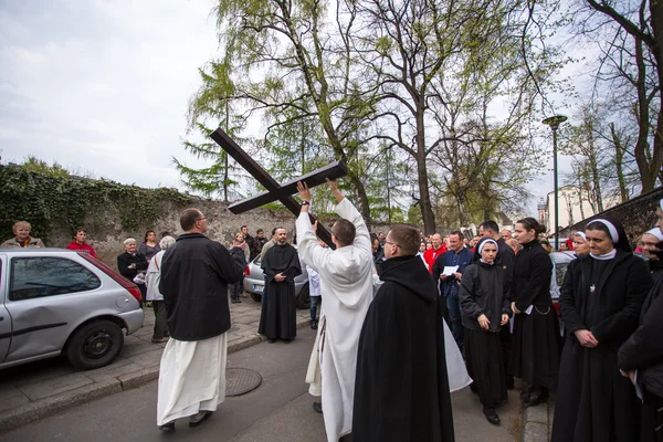 Via Crucis partecipanti — Foto Stock