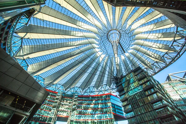 Sony Center Potsdamer Platz üzerinde — Stok fotoğraf