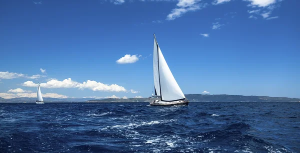 Sailing in wind — Stock Photo, Image