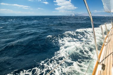 Yelkenli yarışlarında tekne