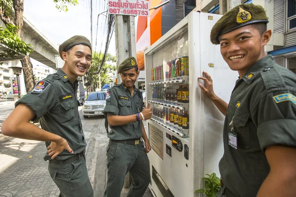Neznámý mladý thajští vojáci — Stock fotografie
