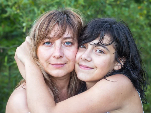 Jovem e sua filha — Fotografia de Stock