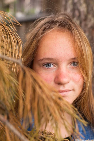 Porträt von Teen Girl — Stockfoto