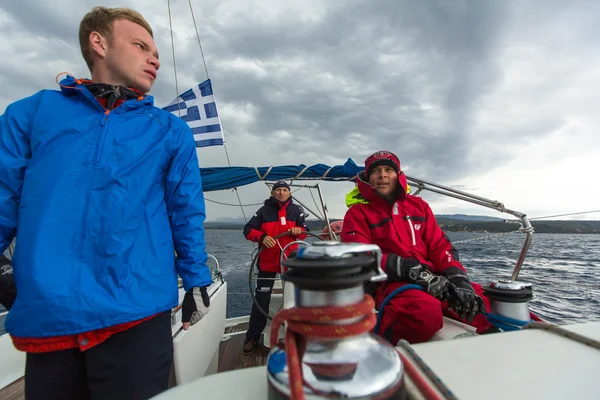 Segler nehmen an Segelregatta teil — Stockfoto