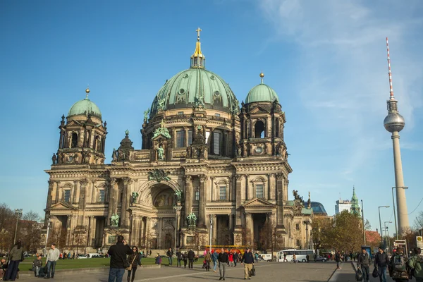 Uitzicht op de kathedraal van Berlijn — Stockfoto