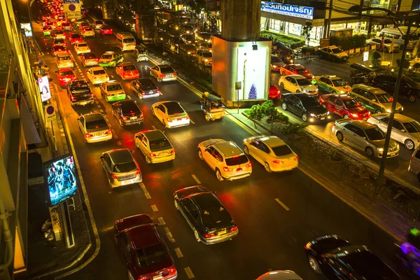 Atasco de tráfico en la ciudad — Foto de Stock