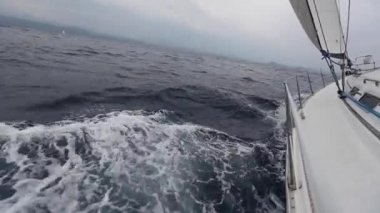 Klipler kümesi: denizciler yelkenli katılmak